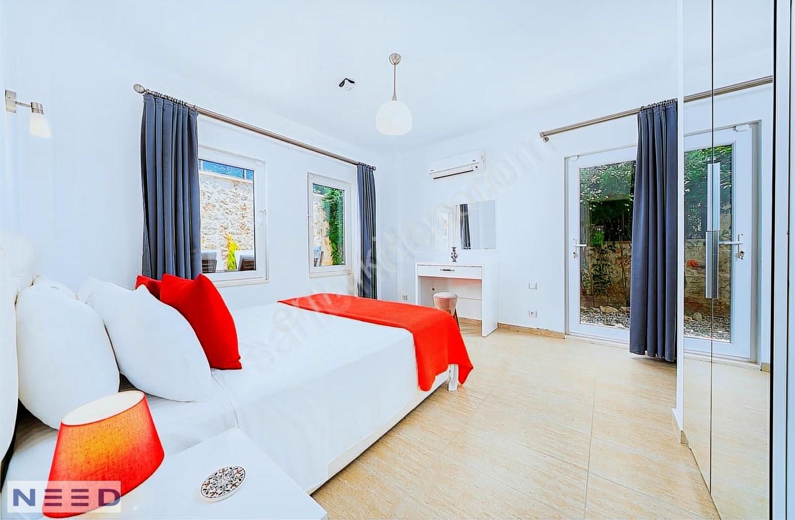 Kalkan Merkezde - Çağdaş Tasarımlı 5 Yatak Odalı Villa - Görsel 26