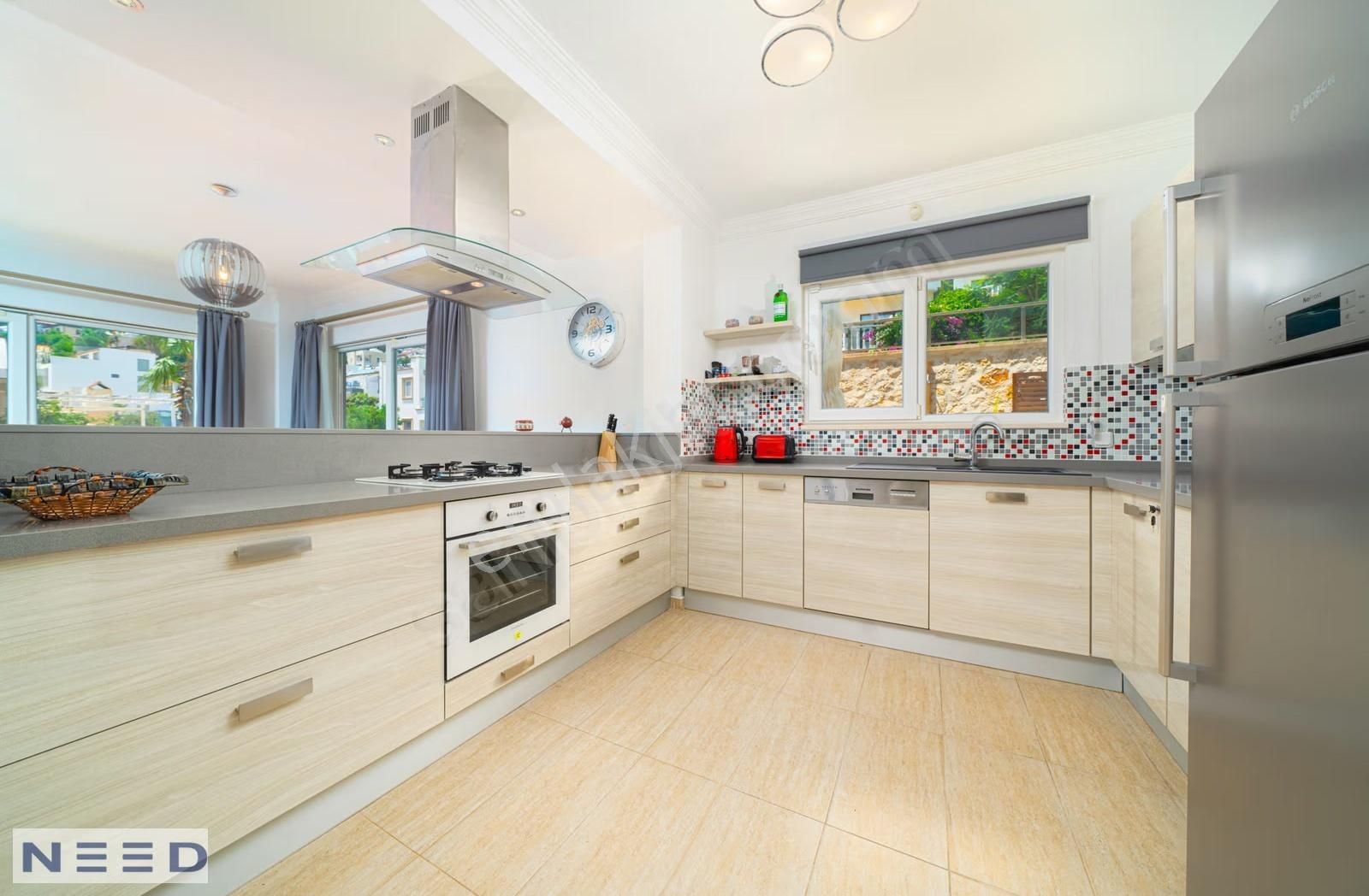 Kalkan Merkezde - Çağdaş Tasarımlı 5 Yatak Odalı Villa - Görsel 8