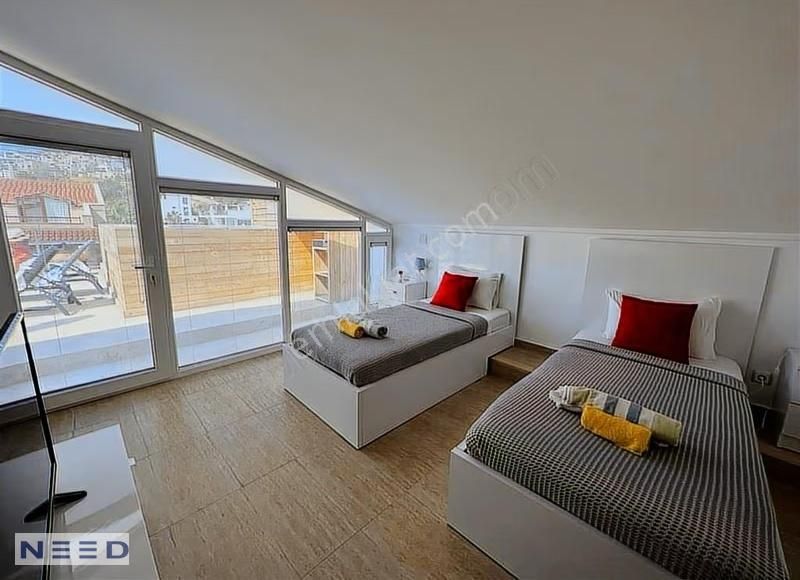 Kalkan Merkezde - Çağdaş Tasarımlı 5 Yatak Odalı Villa - Görsel 6