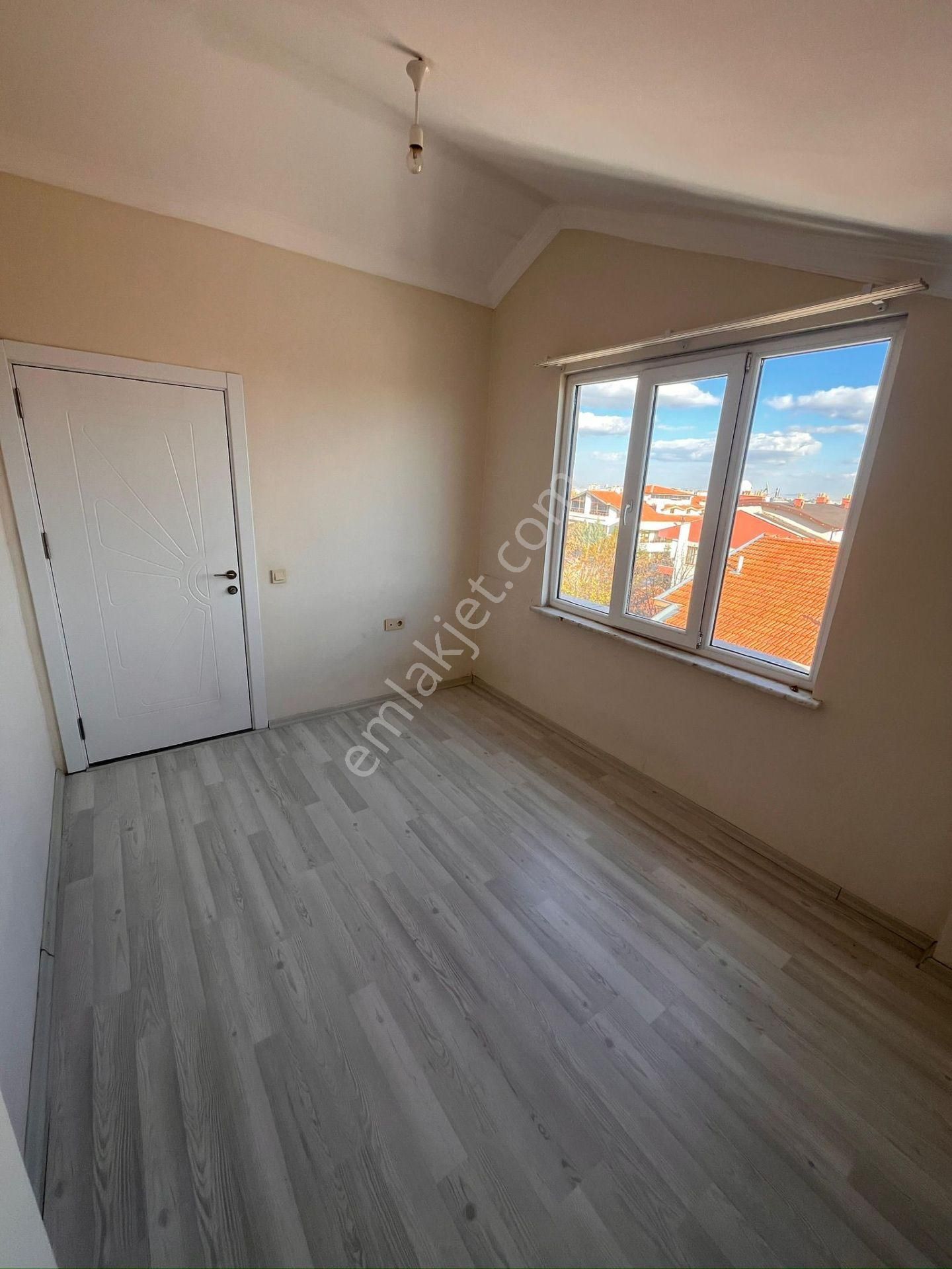 İsa Kavak Gayrimenkul’den Meram Yaka Bölgesinde Kiralık 2+1 Dubleks Daire - Görsel 11
