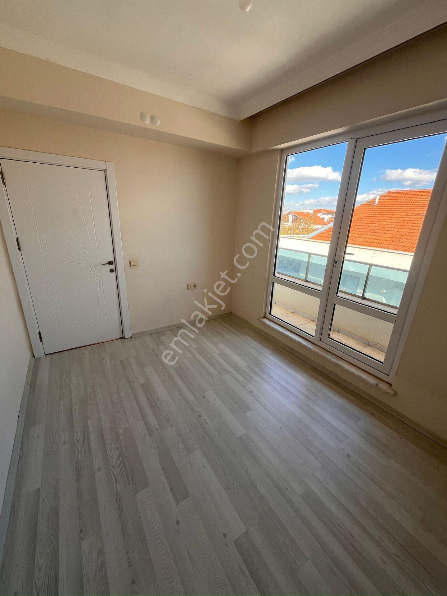 İsa Kavak Gayrimenkul’den Meram Yaka Bölgesinde Kiralık 2+1 Dubleks Daire - Görsel 8