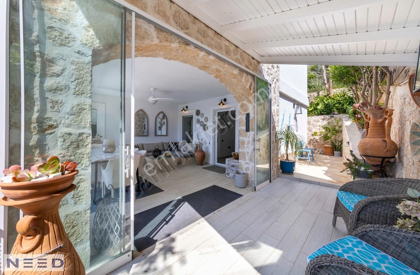 4+3 Özel Havuzlu Modern Tasarım Villa - Görsel 15