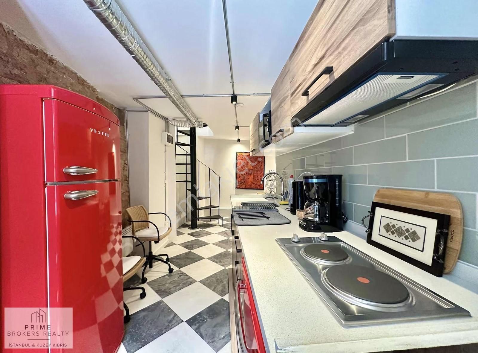 Galata Merkezde Komple Yenilenmiş 2 Katlı Kiralık Eşyalı Dükkan - Görsel 11