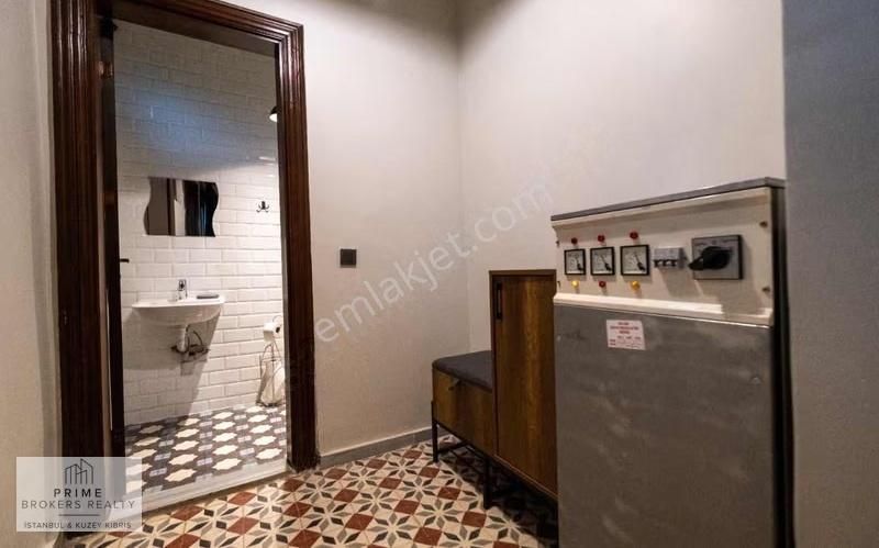 Fındıklıda Geniş Teraslı Manzaralı Bahçeli 4 Katlı Kiralık Köşk - Görsel 3