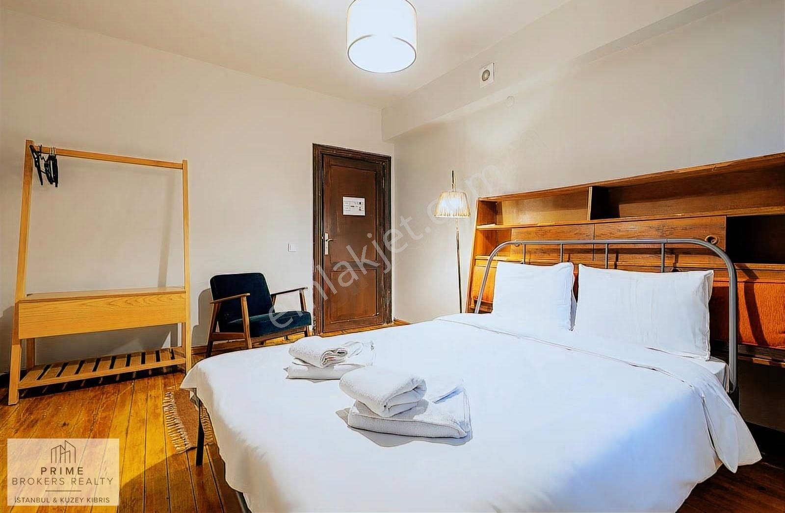 Fındıklıda Geniş Teraslı Manzaralı Bahçeli 4 Katlı Kiralık Köşk - Görsel 28