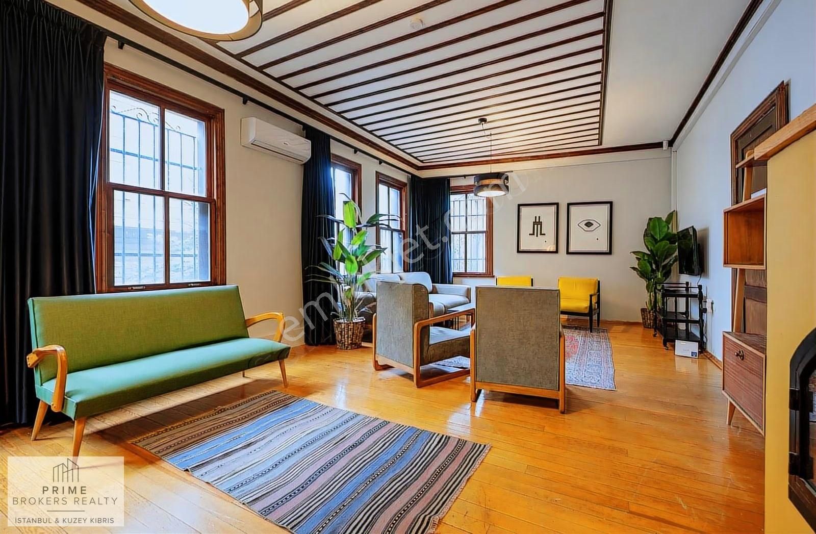 Fındıklıda Geniş Teraslı Manzaralı Bahçeli 4 Katlı Kiralık Köşk - Görsel 15