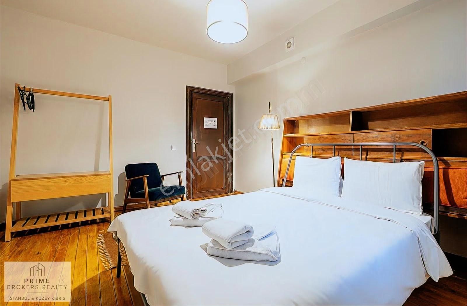 Fındıklıda Geniş Teraslı Manzaralı Bahçeli 4 Katlı Kiralık Köşk - Görsel 12