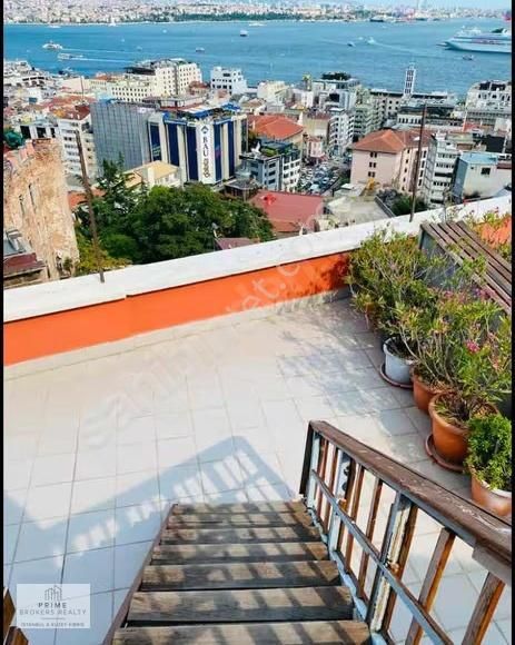 Galatada Muhteşem Manzaralı Teraslı Eşyalı Kiralık Daire !!! - Görsel 10