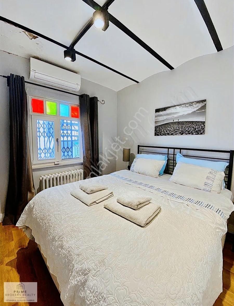 Galatada Muhteşem Manzaralı Teraslı Eşyalı Kiralık Daire !!! - Görsel 18