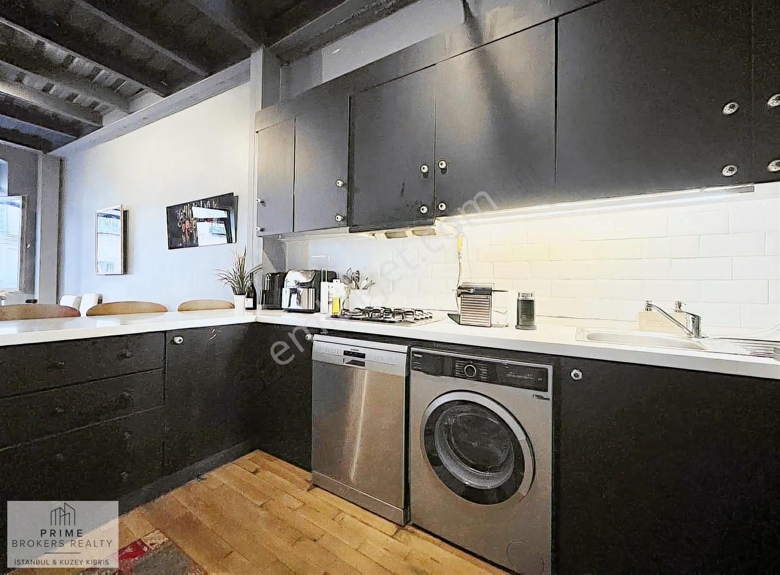 Hıgh-ceılıng Apartment In A Hıstorıc Buıldıng Central Galata - Görsel 4