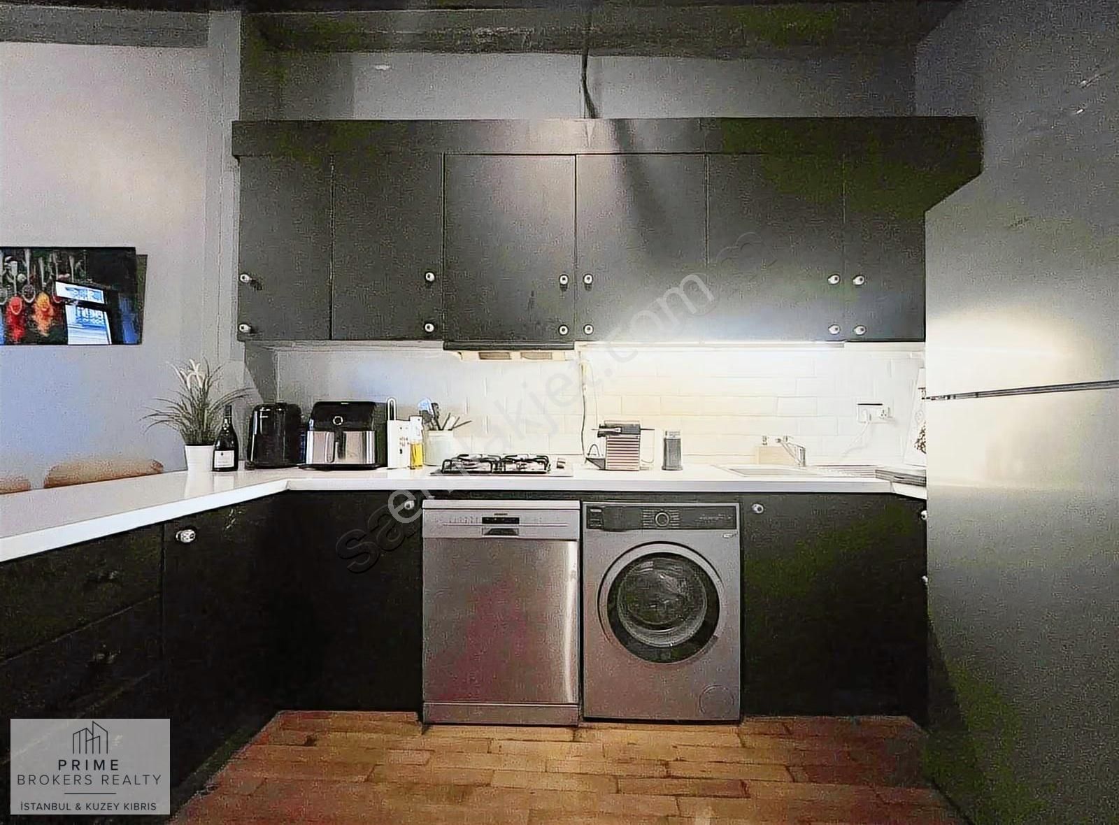 Hıgh-ceılıng Apartment In A Hıstorıc Buıldıng Central Galata - Görsel 2