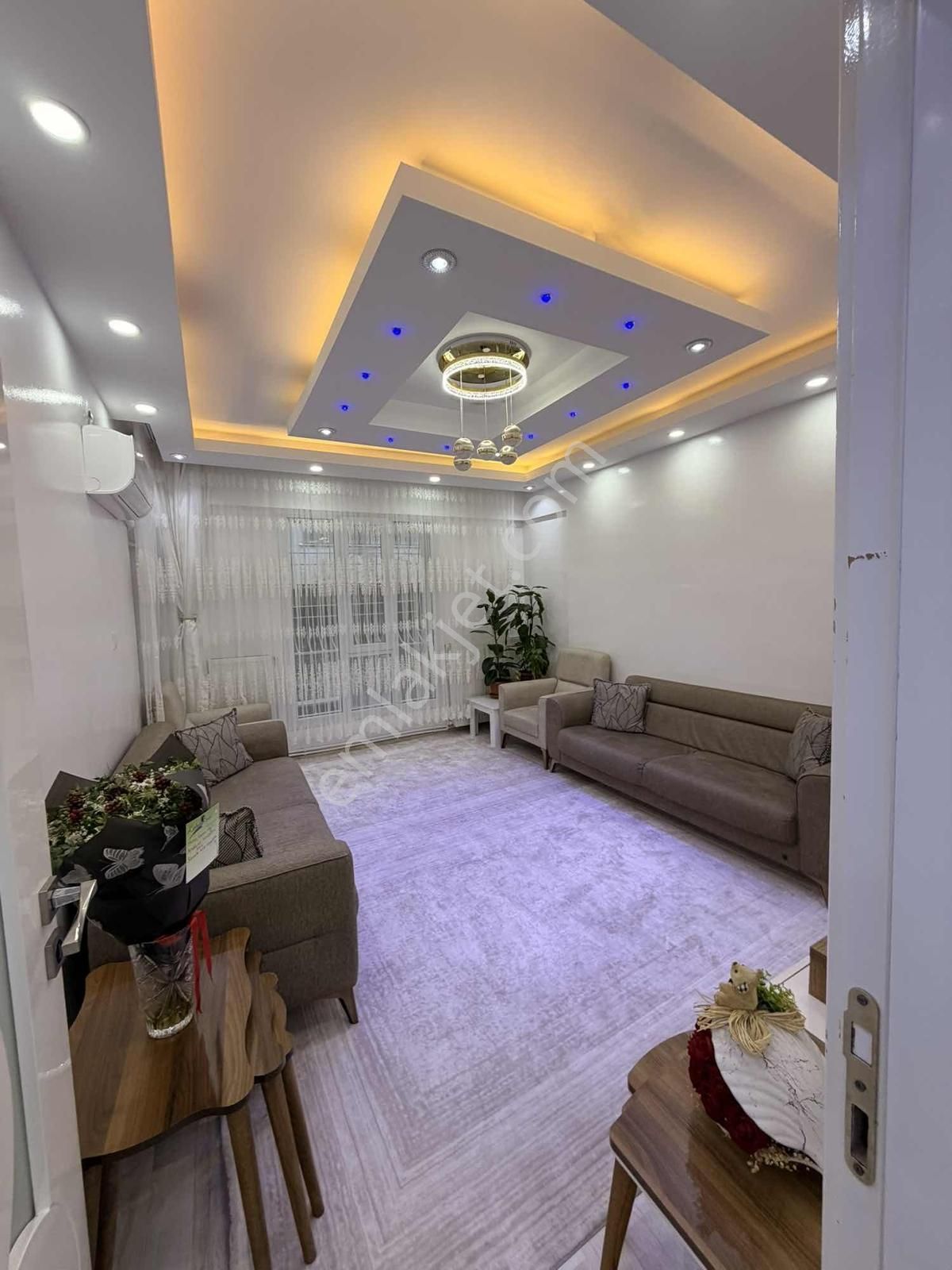 8 Subat Mah Satılık Lüx 2+1 Daire