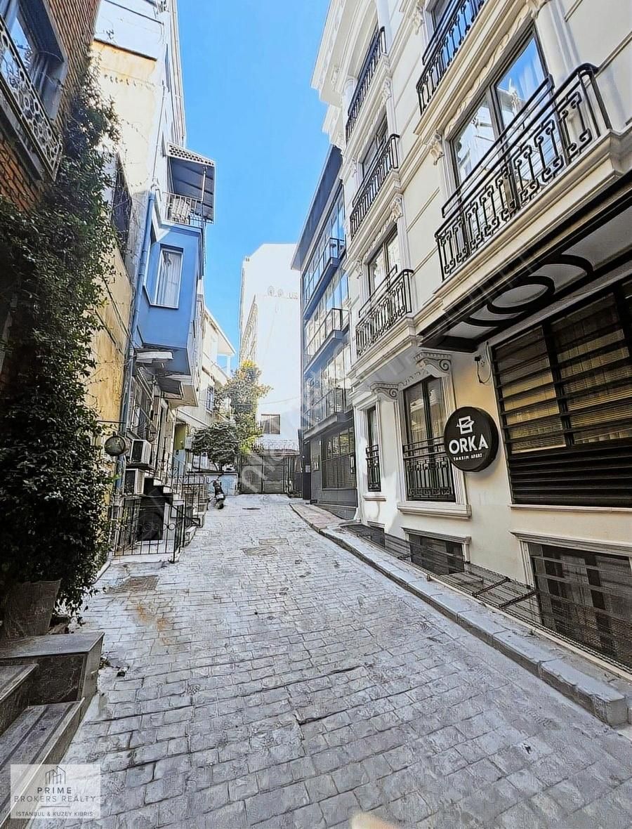 Cihangir'de Ödüllü Binada Kiralık Dubleks Ofis - Görsel 10