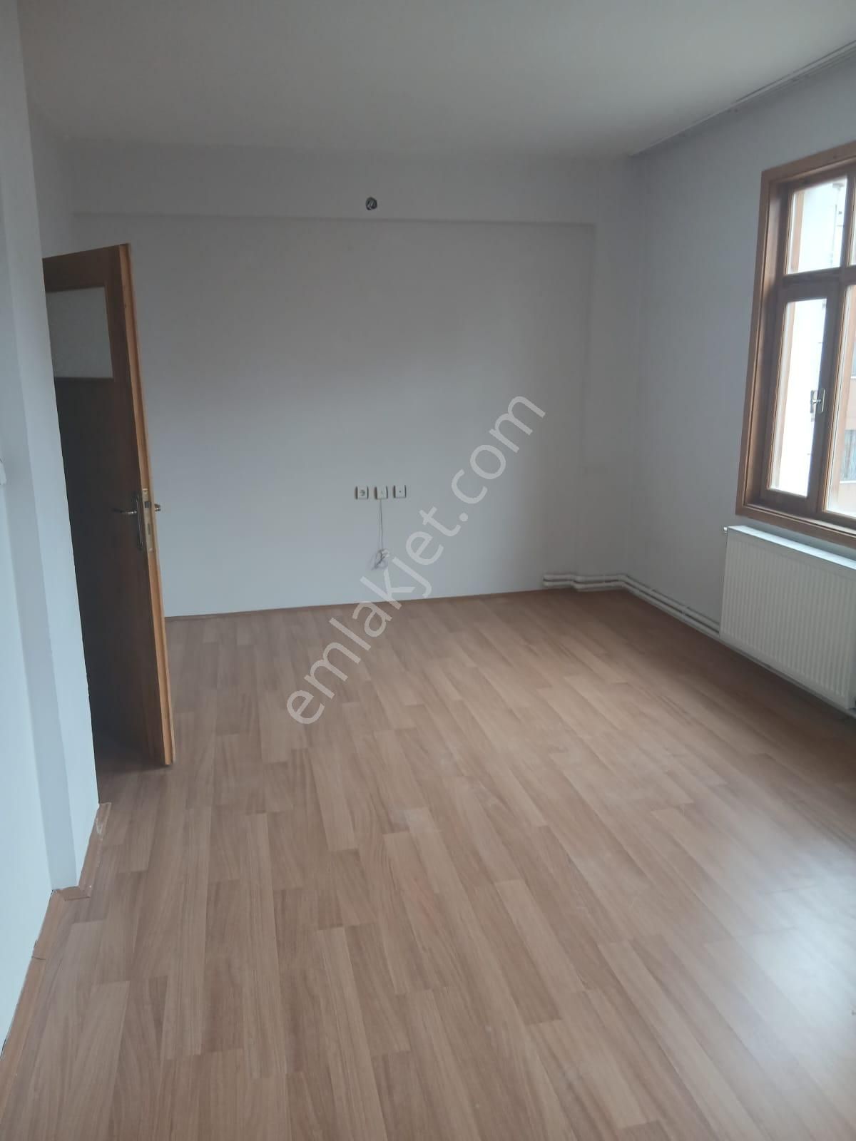 İsa Kavak Gayrimenkul’den Parsana Bölgesinde Kiralık 3+1 Ara Kat Daire - Görsel 8