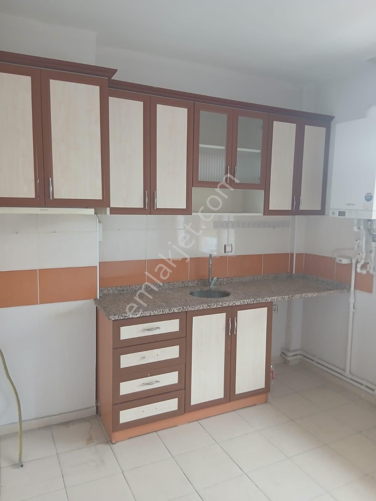 İsa Kavak Gayrimenkul’den Parsana Bölgesinde Kiralık 3+1 Ara Kat Daire - Görsel 11