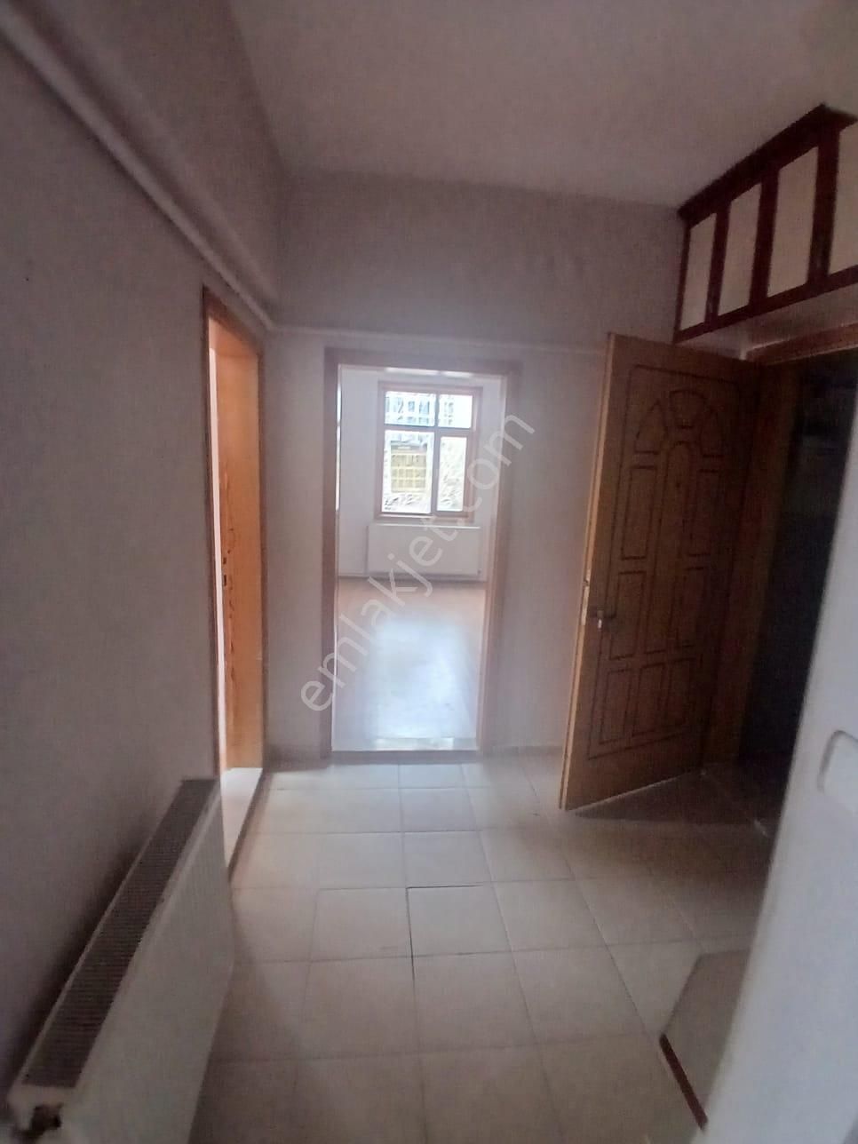 İsa Kavak Gayrimenkul’den Parsana Bölgesinde Kiralık 3+1 Ara Kat Daire - Görsel 4