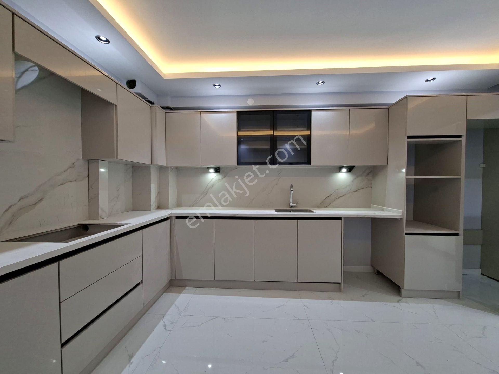 Recep Ümit'ten Şarhöyükte Satılık 190 M2 Süper Lux Özel Garajlı Şahane Daire - Görsel 1