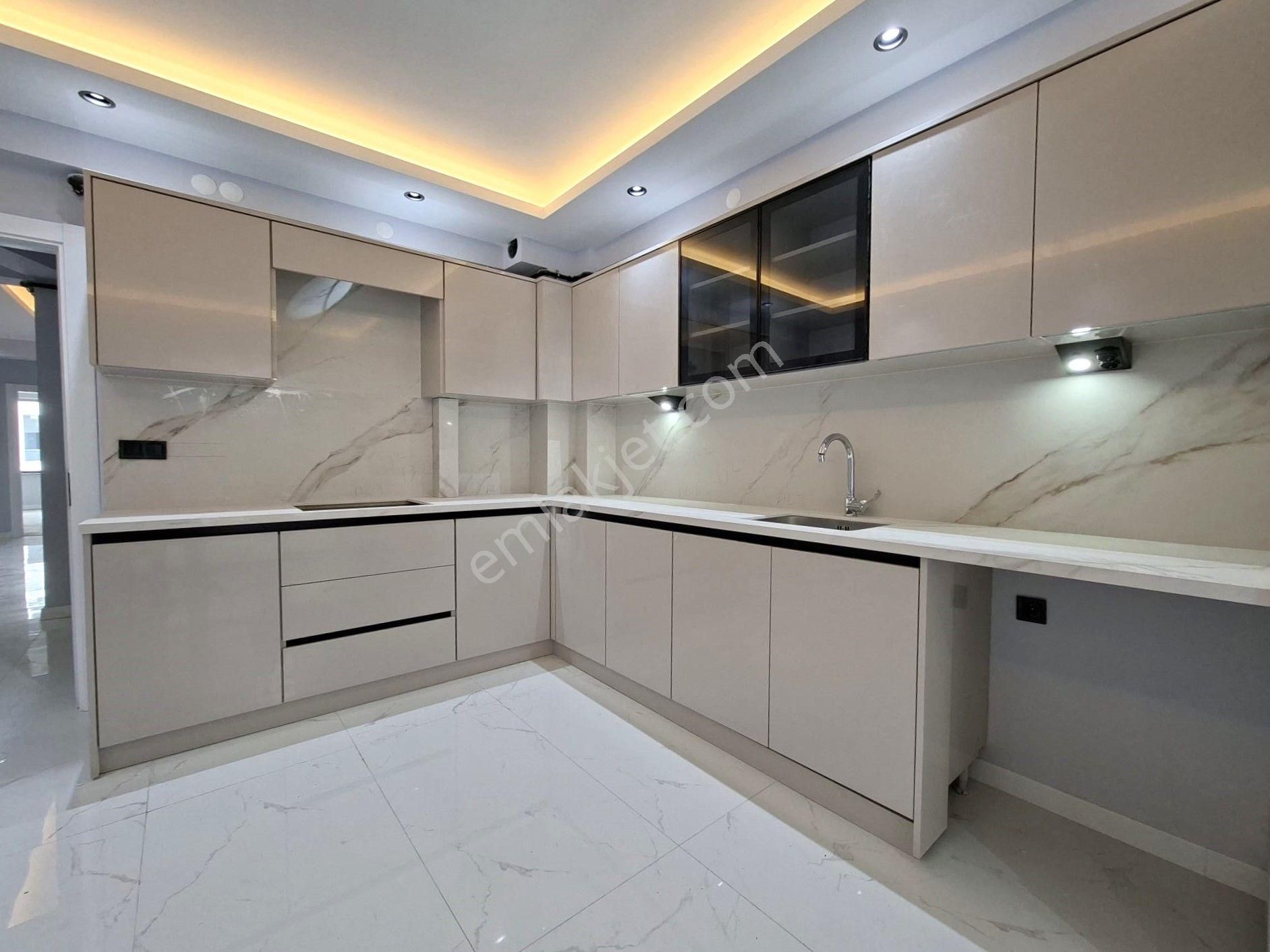 Recep Ümit'ten Şarhöyükte Satılık 190 M2 Süper Lux Özel Garajlı Şahane Daire - Görsel 6