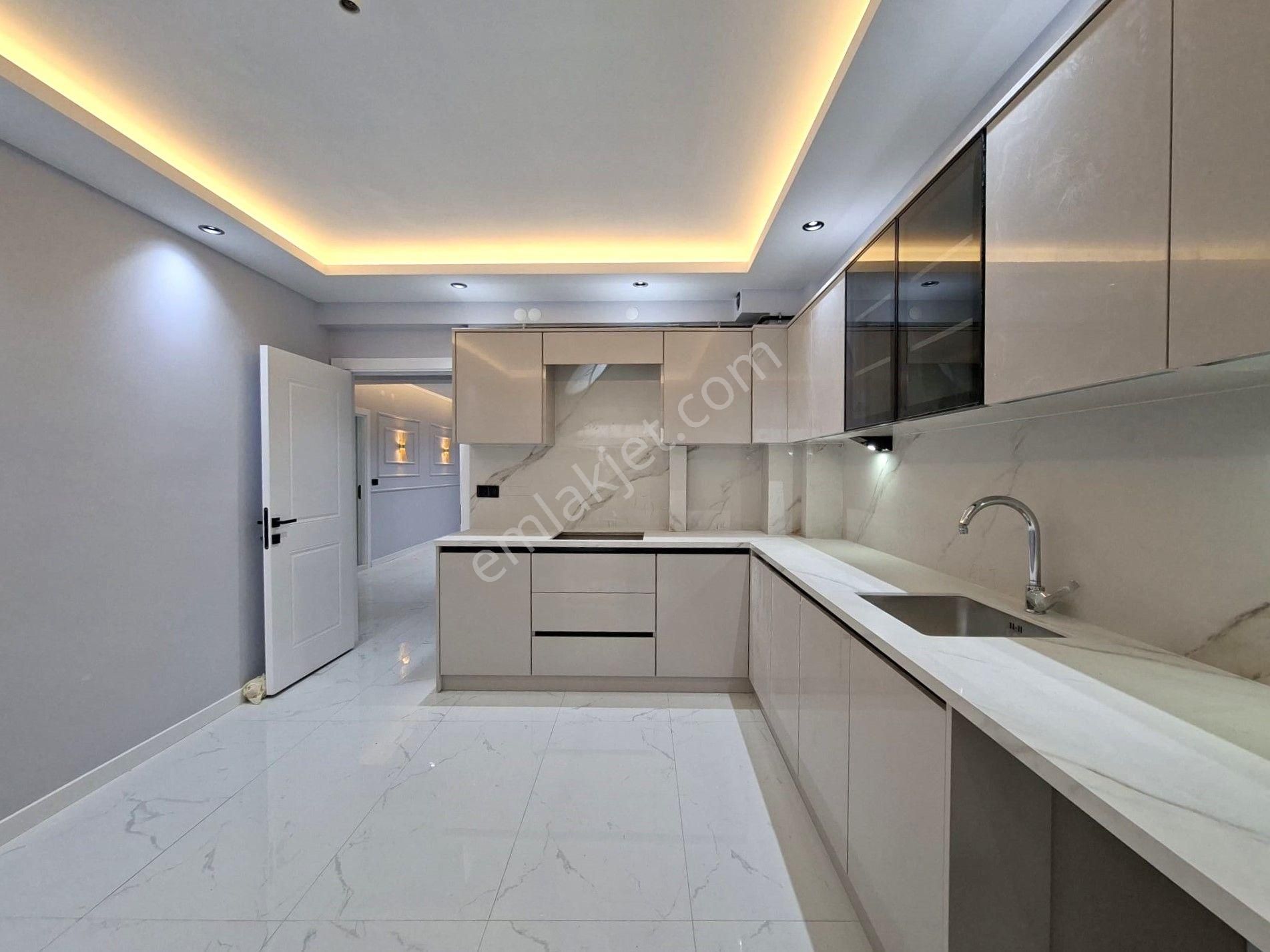 Recep Ümit'ten Şarhöyükte Satılık 190 M2 Süper Lux Özel Garajlı Şahane Daire - Görsel 4