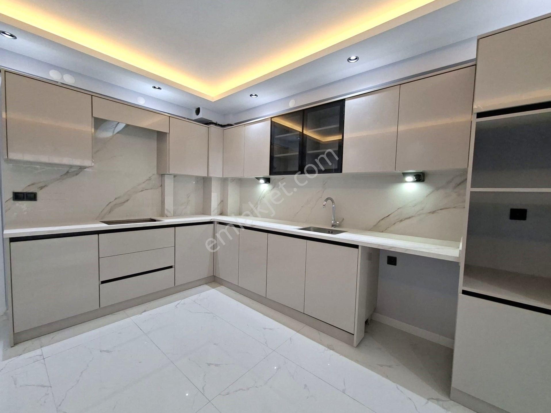 Recep Ümit'ten Şarhöyükte Satılık 190 M2 Süper Lux Özel Garajlı Şahane Daire - Görsel 5