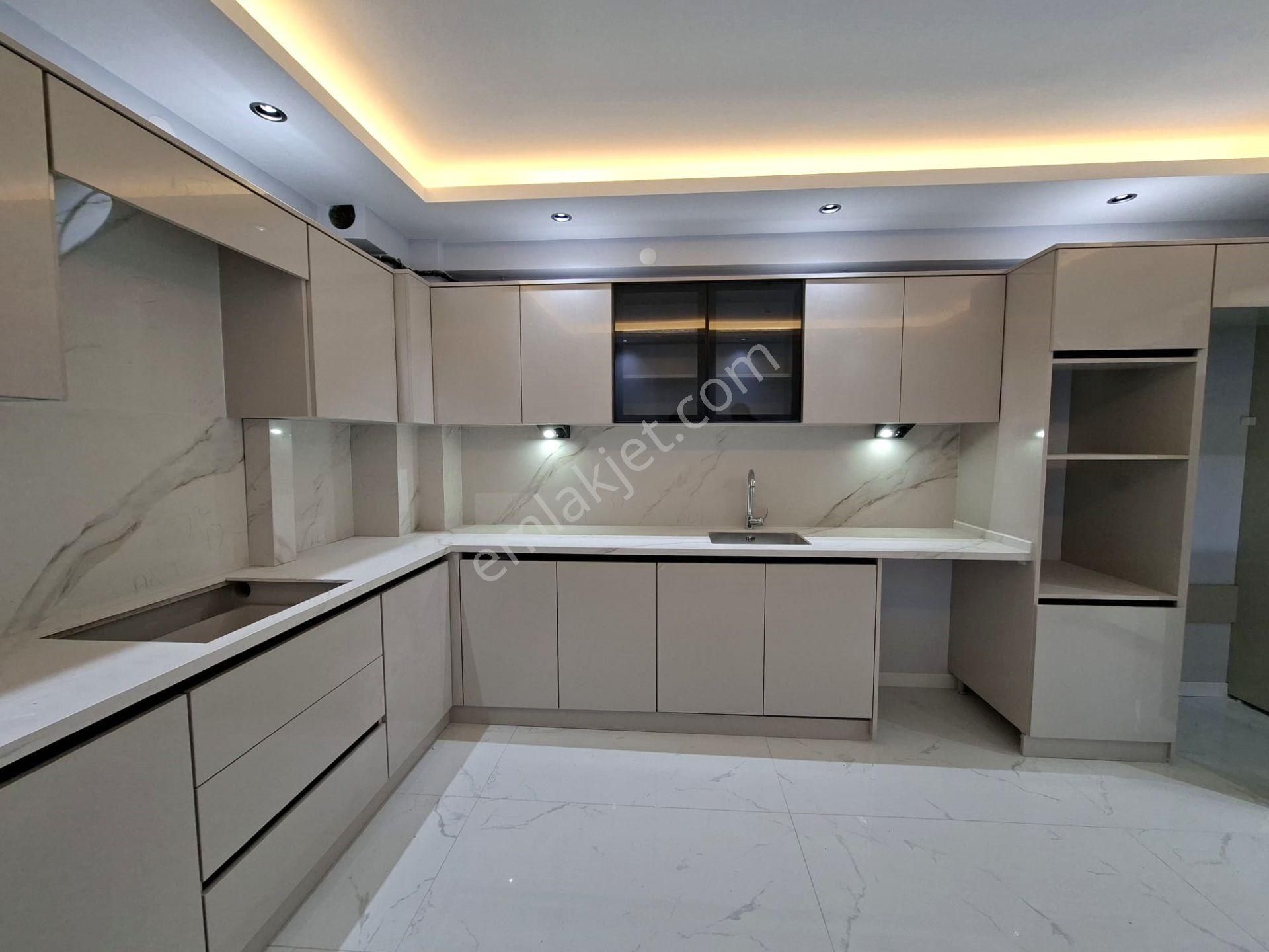 Recep Ümit'ten Şarhöyükte Satılık 190 M2 Süper Lux Özel Garajlı Şahane Daire - Görsel 8