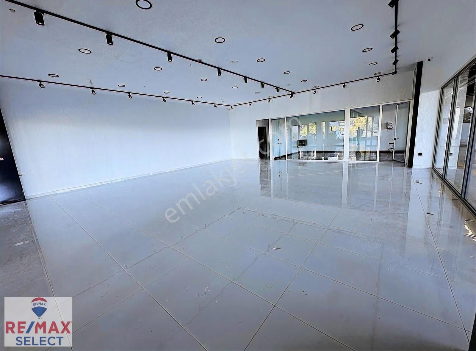 Remax Duygu Ersöz-autogross Giriş,köşe Başı,tem'e Cephe Dükkan