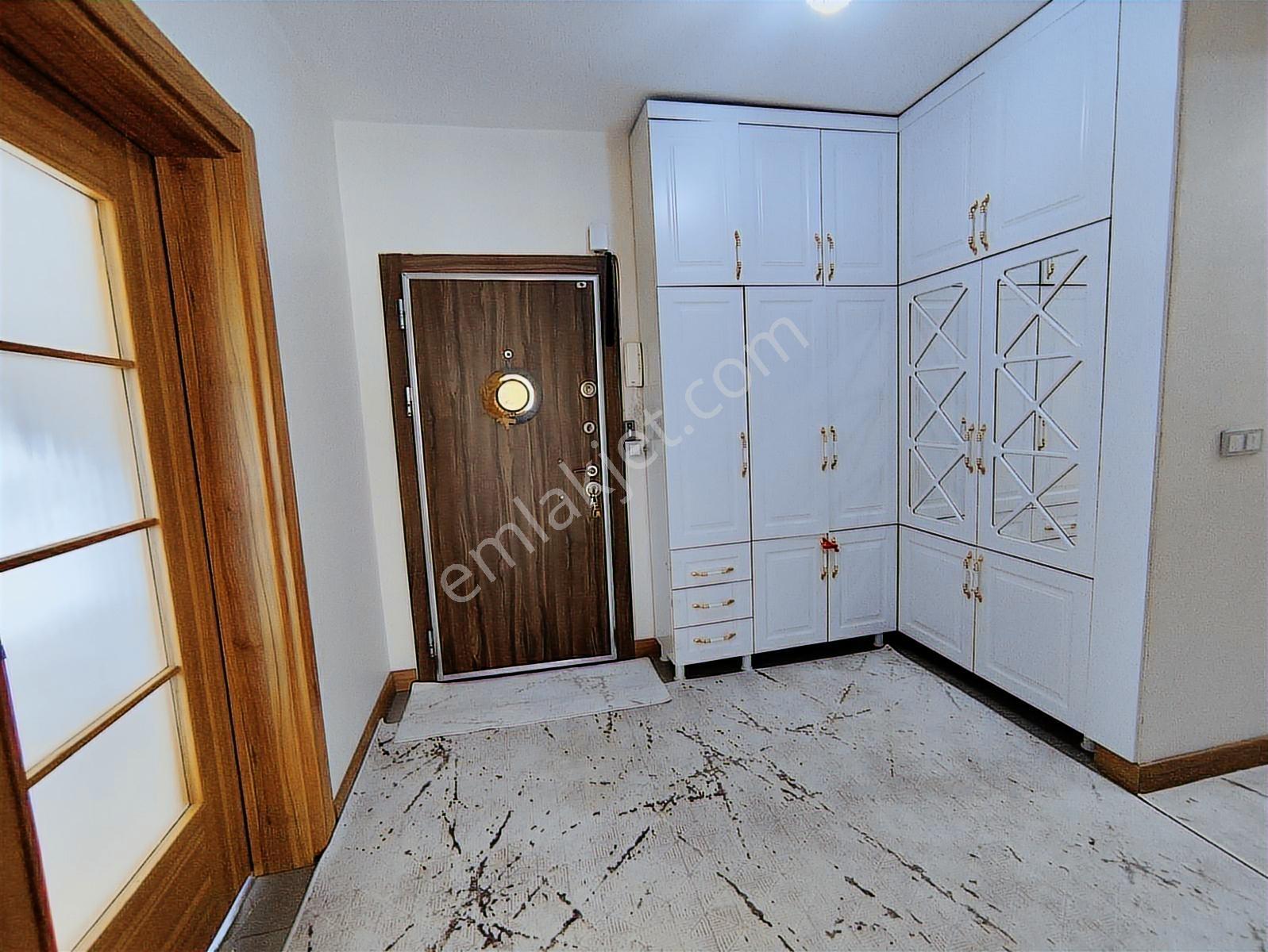 Acar Emlaktan Çarşı Toki 12 Etapta 4+1 210m2 Arakat Lüks Daire - Görsel 8
