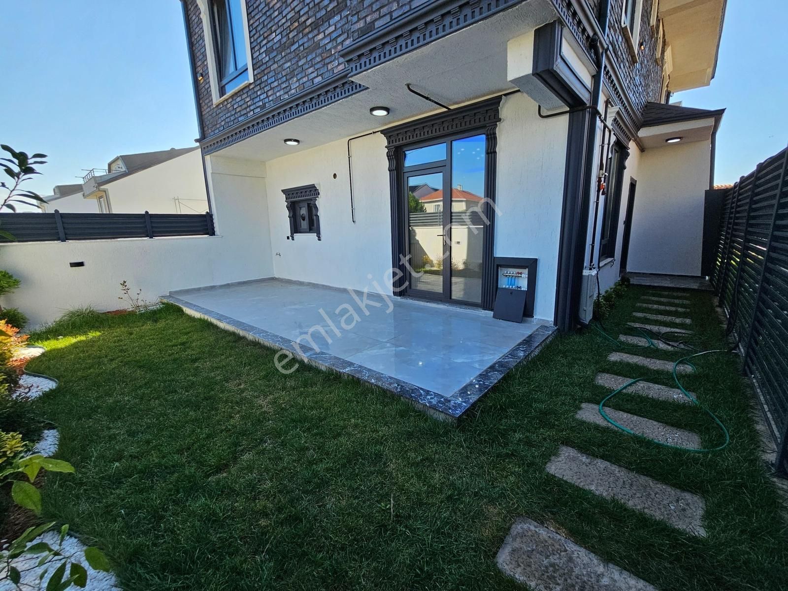 Deniz'e 30 Mt.mesafede,3+1, Ön Cephe ,yerden Isıtmalı Lüks Villa - Görsel 12