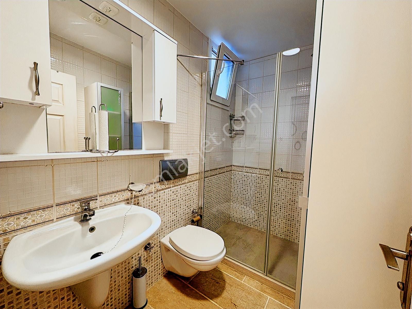 Gümüşlük'te Deniz Manzaralı Köşe Konum Bakımlı Villa - Görsel 32