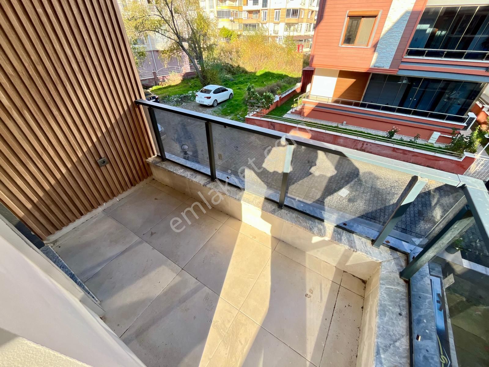 Akçay Sezgin Emlaktan Ara Kat Ön Cephe Yerden Isıtmalı 2+1 Daire - Görsel 22