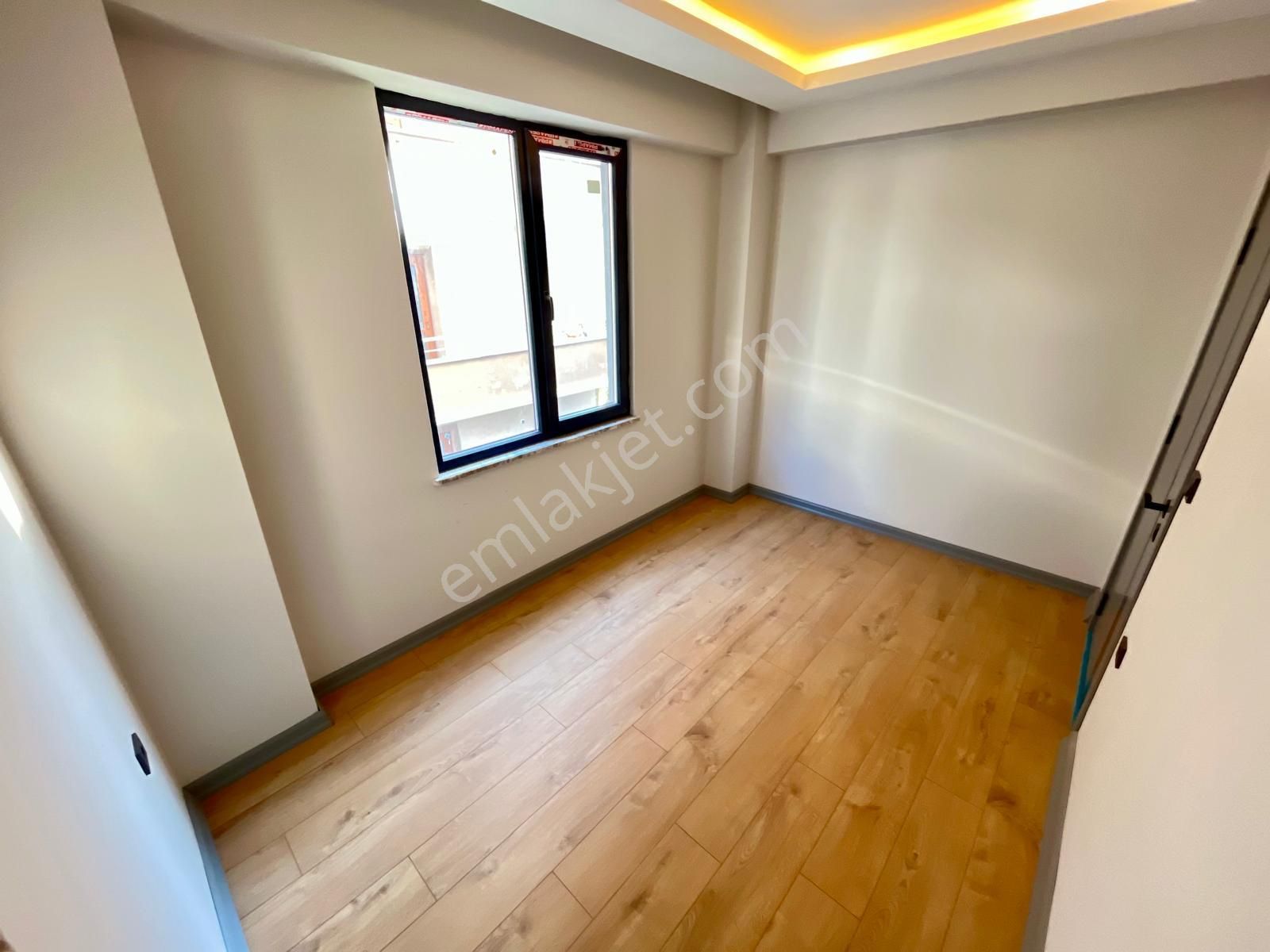 Akçay Sezgin Emlaktan Ara Kat Ön Cephe Yerden Isıtmalı 2+1 Daire - Görsel 16