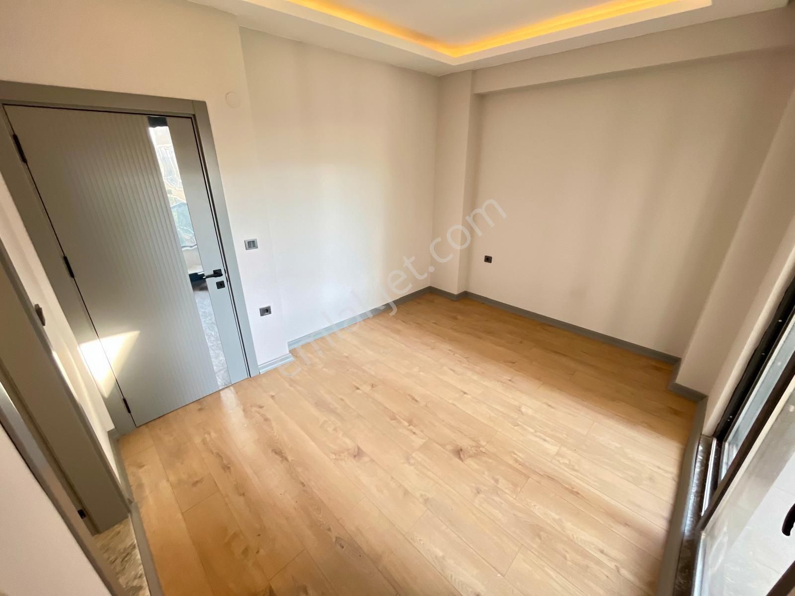 Akçay Sezgin Emlaktan Ara Kat Ön Cephe Yerden Isıtmalı 2+1 Daire - Görsel 15