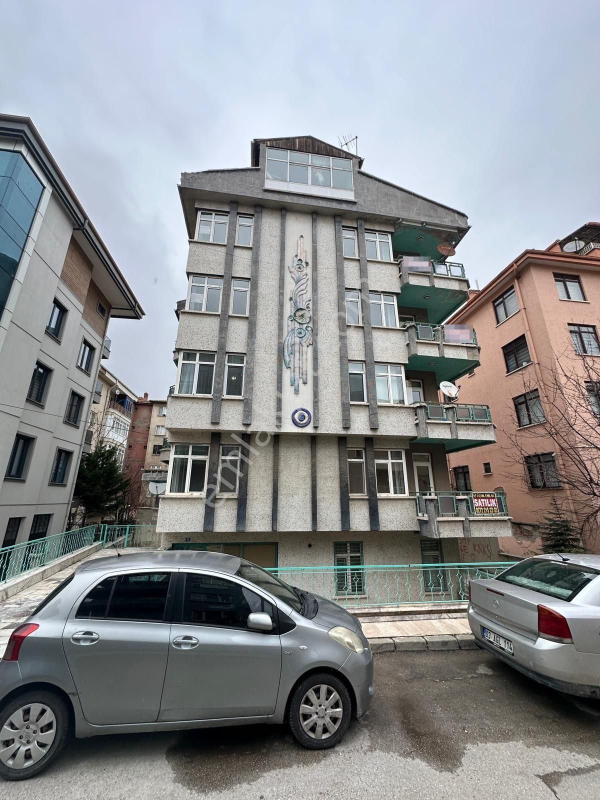 Afyon Üçok Emlaktan Dumlupınar Mah Satılık 3+1 Geniş Fırsat 1 Kat Bakımlı Daire