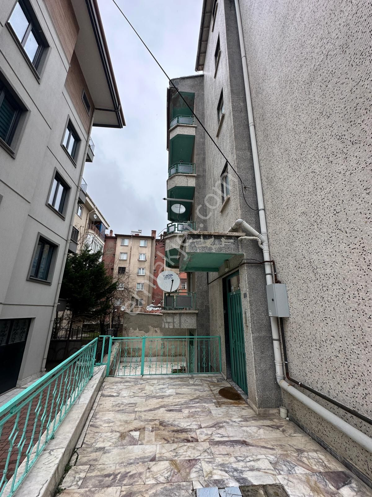 Afyon Üçok Emlaktan Dumlupınar Mah Satılık 3+1 Geniş Fırsat 1 Kat Bakımlı Daire - Görsel 2