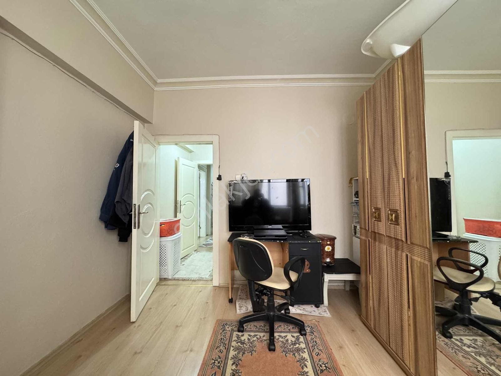 An-ka'dan Çarşı Merkezde Ara Kat Satılık Daire - Görsel 5