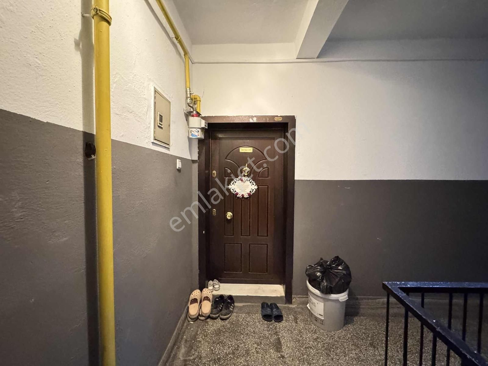 An-ka'dan Çarşı Merkezde Ara Kat Satılık Daire - Görsel 3