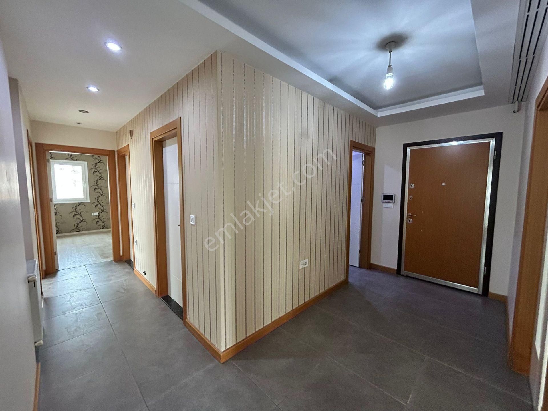 Tellidere'de_blv._üzeri_kapalı_mutfak_3+1_çiftbanyo_giyinme_odalı_kilerli_d.gaz_aktif_ - Görsel 32