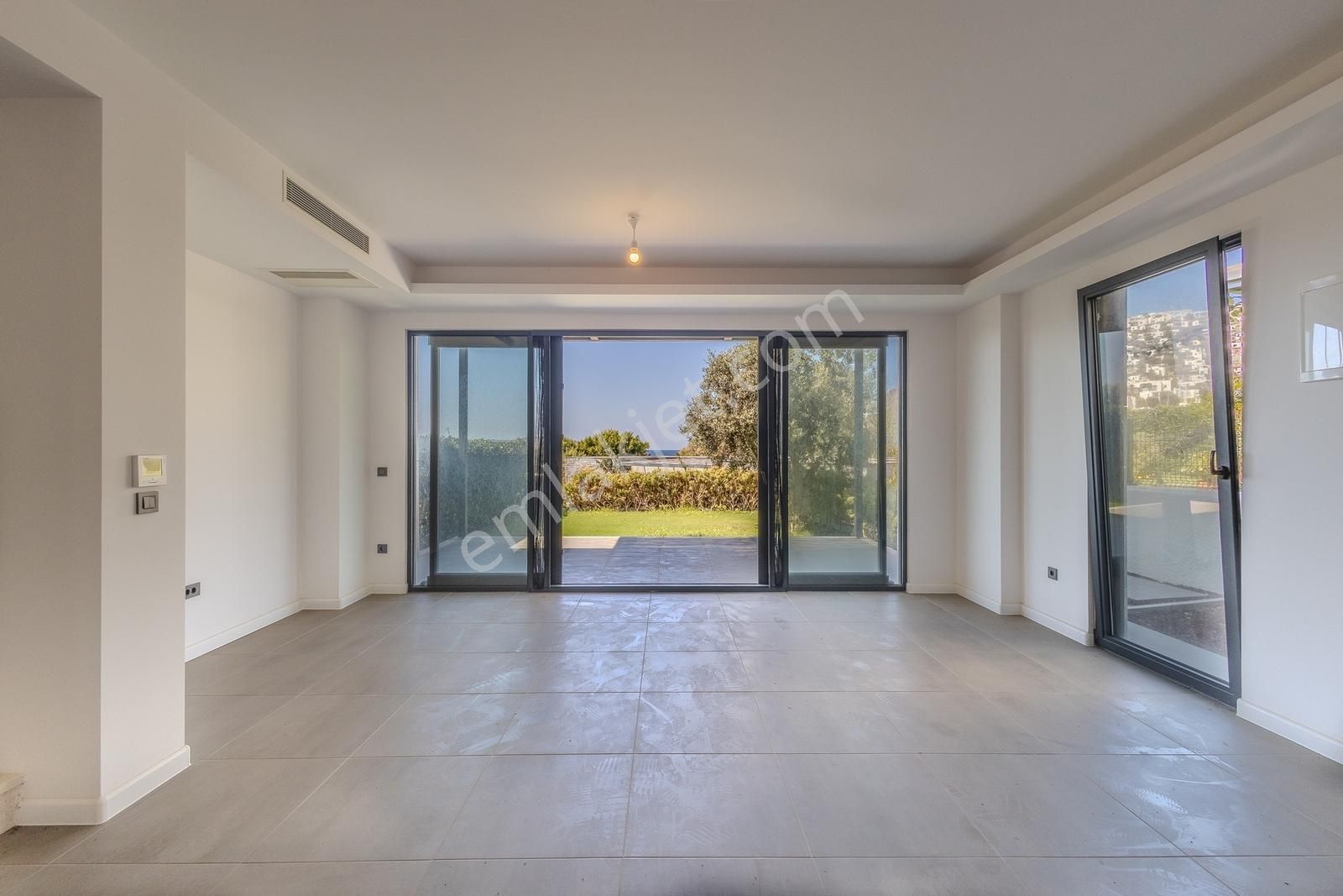 Gümüşlükte Denize 10 Adım Deniz Manzaralı Satılık İkiz Villa - Görsel 13