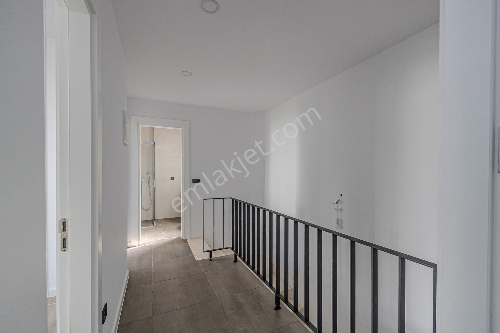 Gümüşlükte Denize 10 Adım Deniz Manzaralı Satılık İkiz Villa - Görsel 18