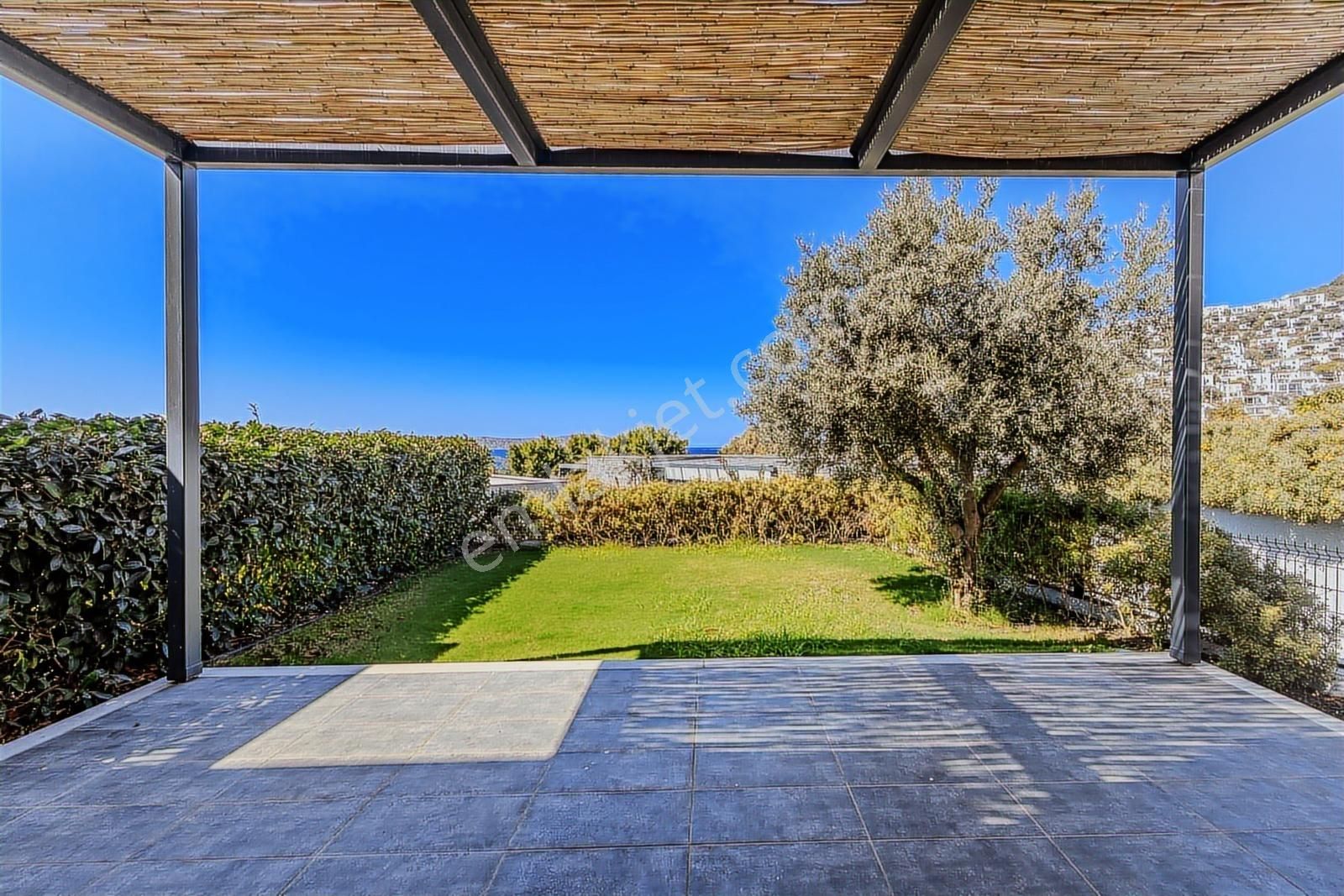 Gümüşlükte Denize 10 Adım Deniz Manzaralı Satılık İkiz Villa - Görsel 4