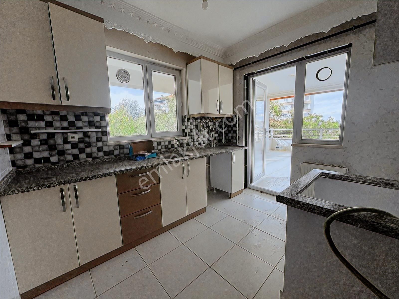 ▄vega▄fahri Korutürk Mahallesin'de Katta 3+1 Daire - Görsel 2