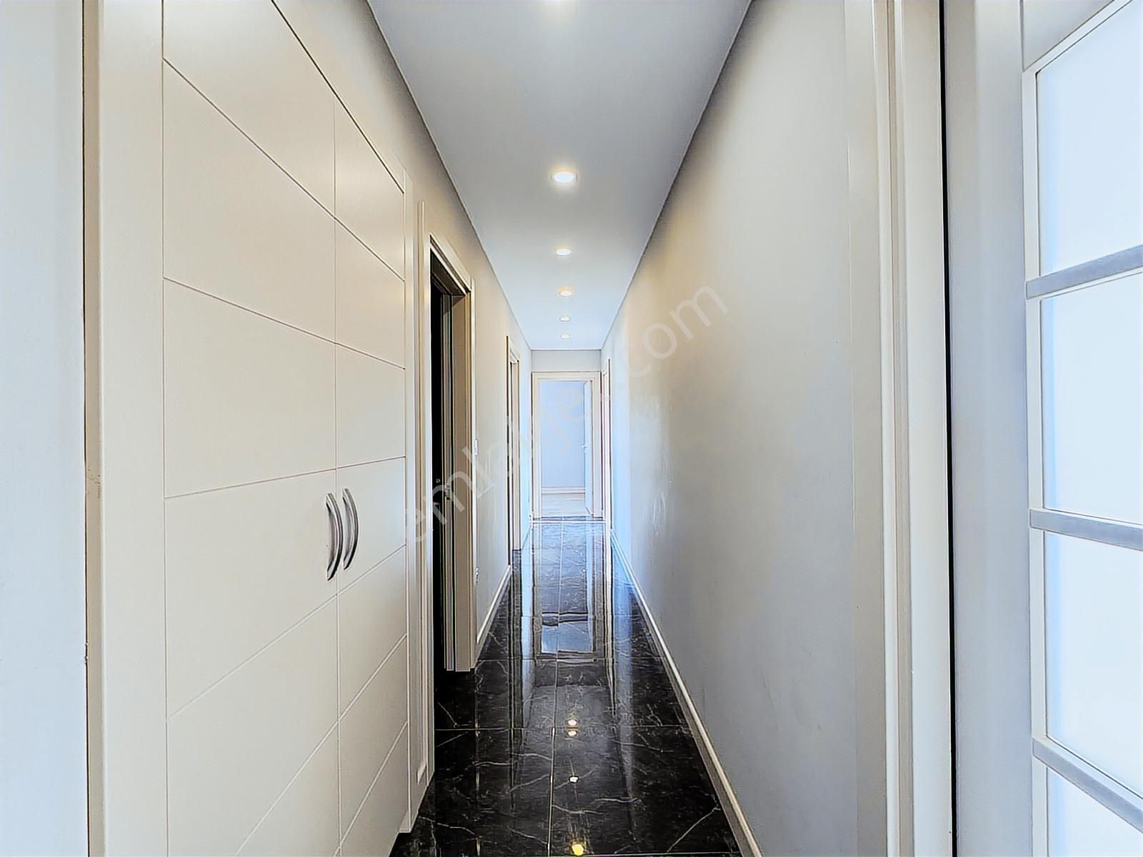 Suadiye'de 3+1 Net 95m2 Ebv Banyolu Havuzlu Site Özellikli Boş - Görsel 30