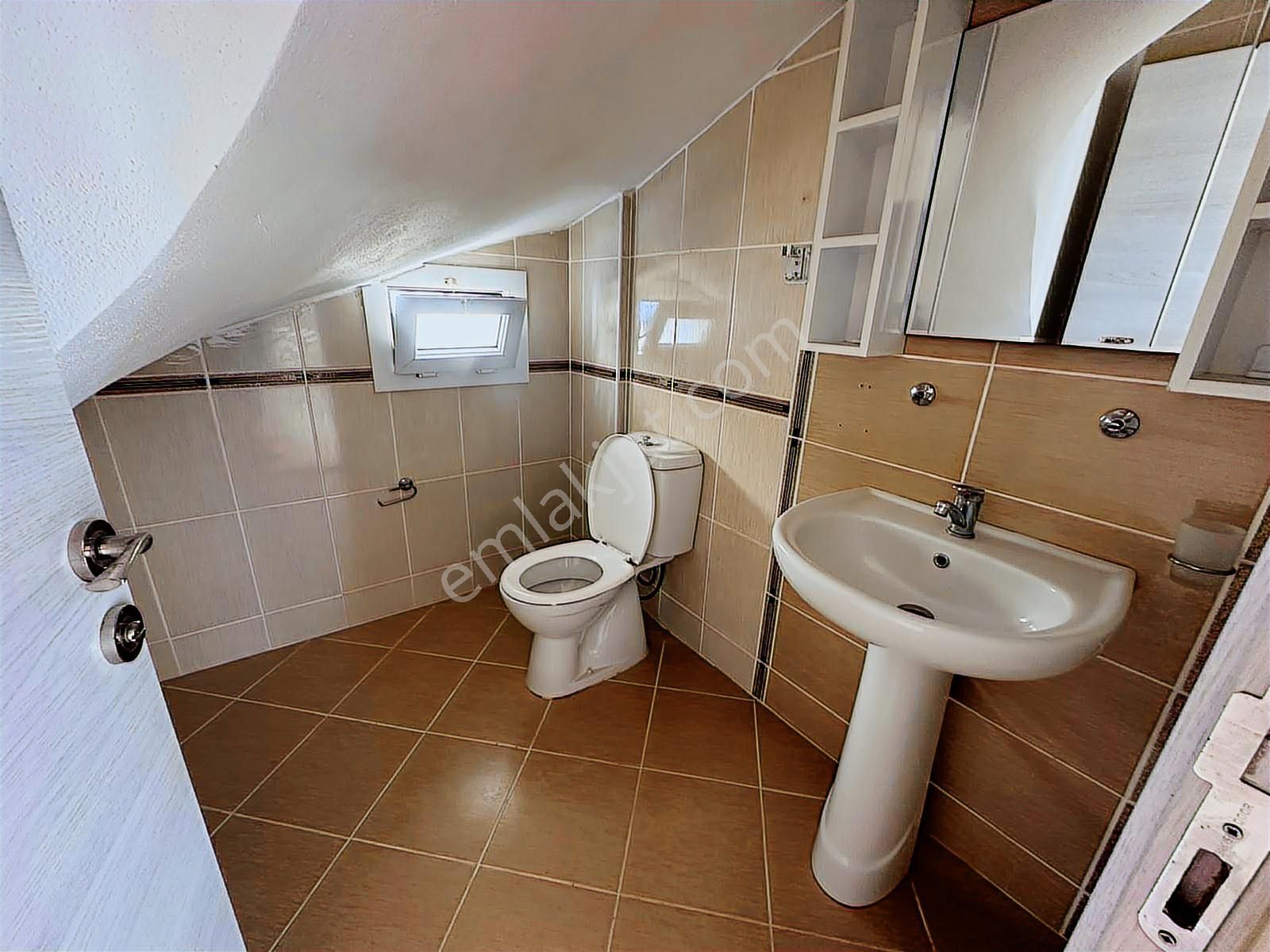 Stoptan Akarca Merkezi Konumda 3+1 Çatı Dubleks - Görsel 17