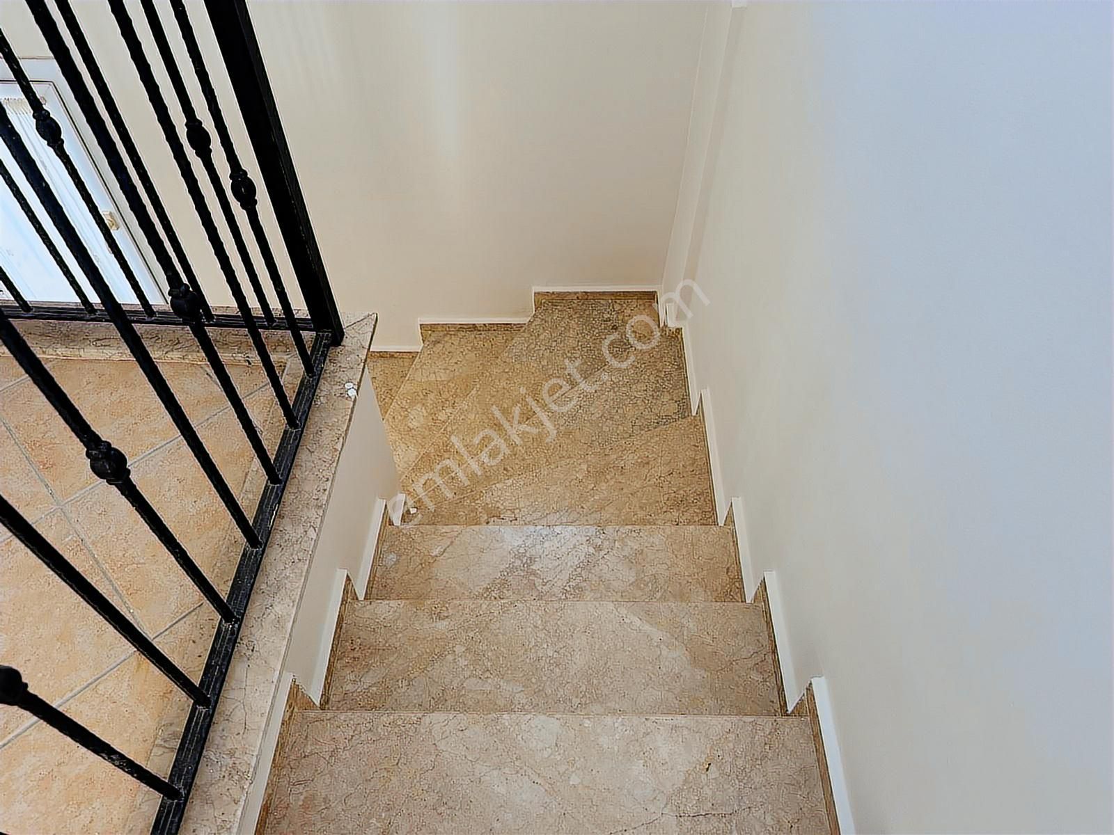 Stoptan Akarca Merkezi Konumda 3+1 Çatı Dubleks - Görsel 22