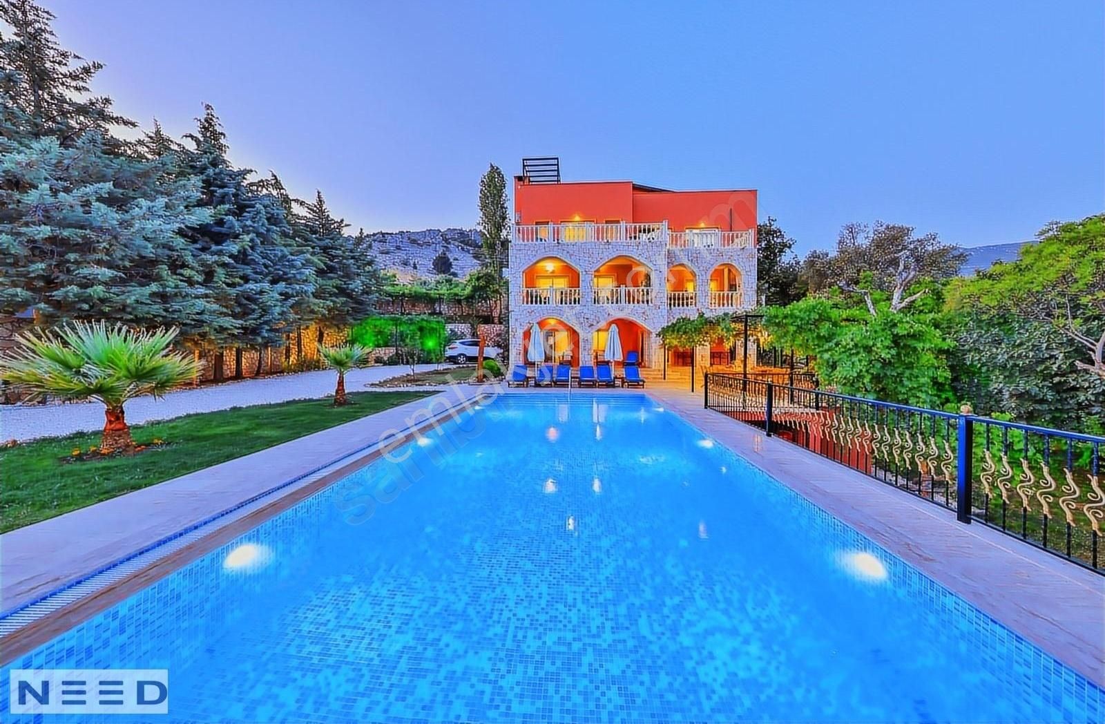 6+2 Süper Manzaralı- Muhteşem İç Dekoru Ve Sportif Havuzu İle...