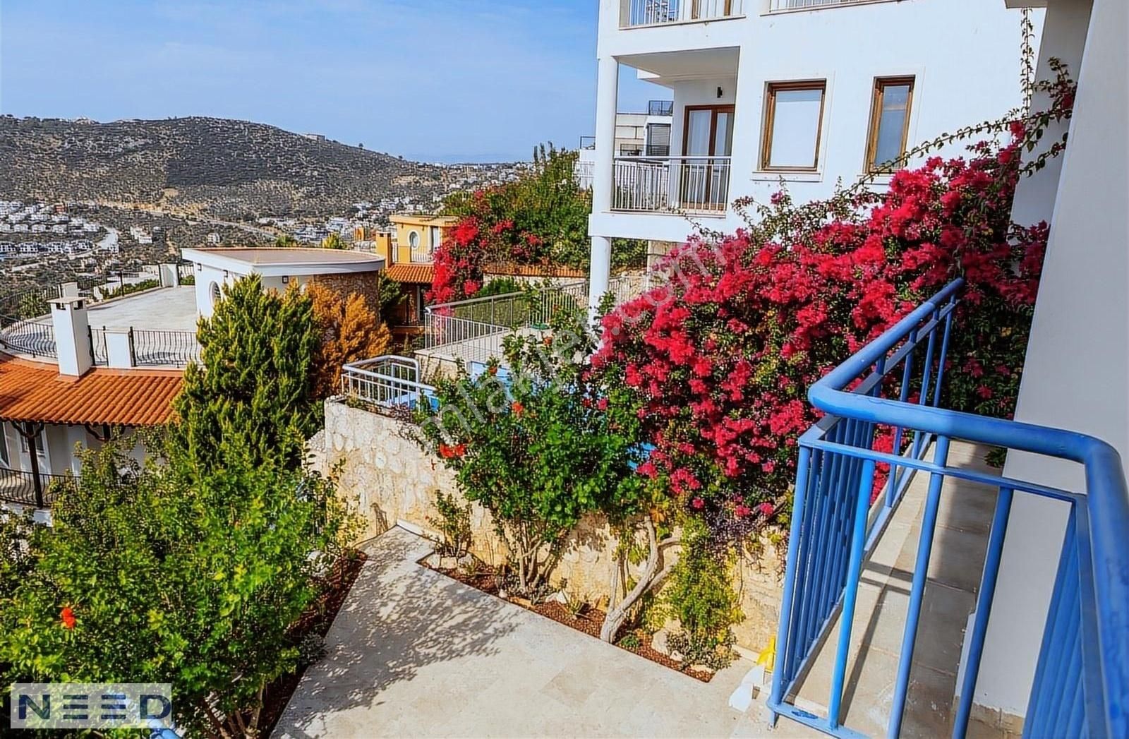 4+1 Deniz Manzaralı Özel Havuzlu Garajlı Villa - Görsel 21