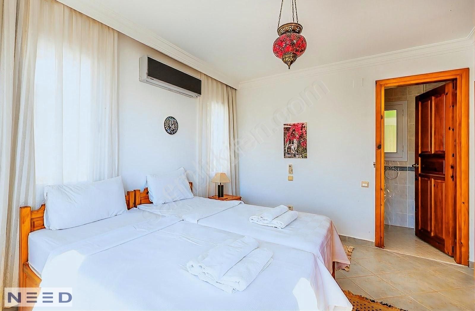 Kalkan Oldtown'da 4+1 Deniz Manzaralı Villa - Görsel 24