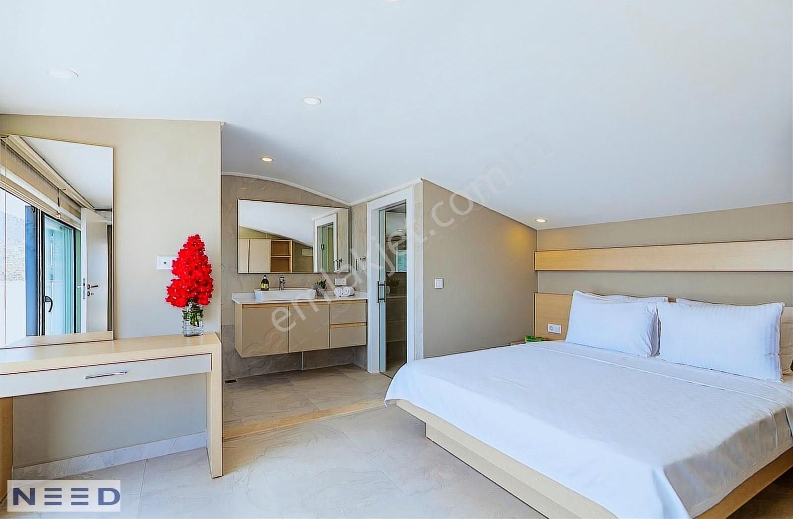 Muhteşem Deniz Manzaralı 5+2 Özel Havuzlu Garajlı Villa... - Görsel 9