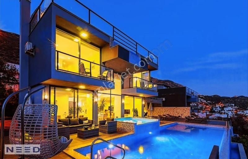 Kalkanda Satılık 4+1 Lüks Villa