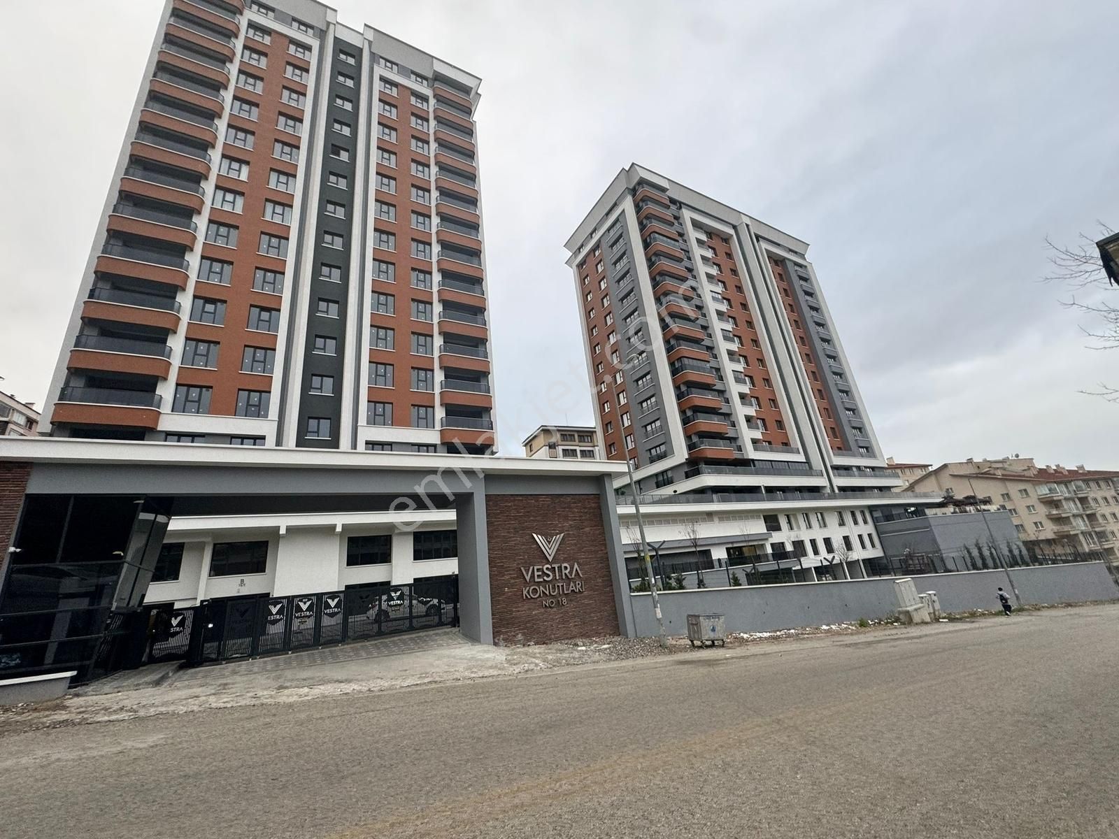 Yılmazer'den Vestra Protokol Acil Satlık 3+1 Site Dairesi 9. Kat
